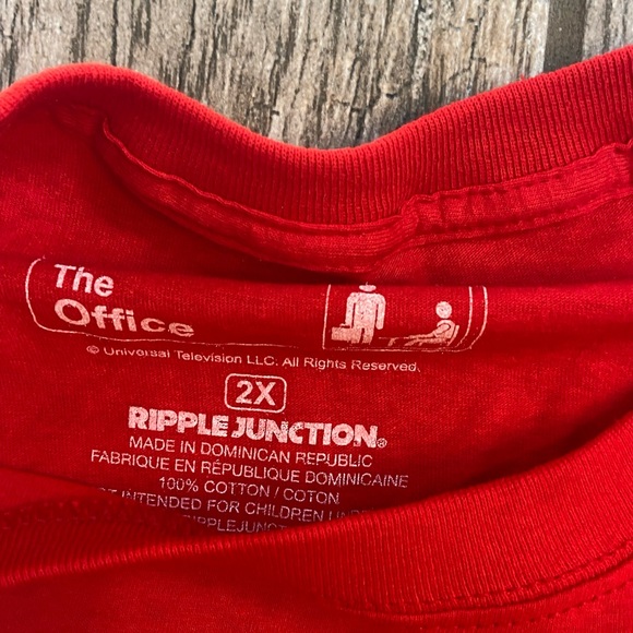 Nwt the office Christmas shirt - Picture 2 of 3